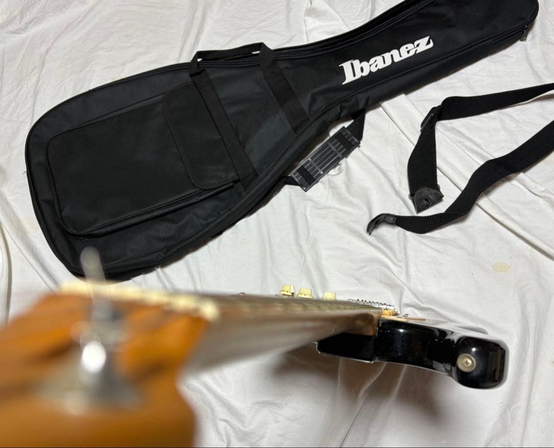 u*a様 Squier by Fender エレキギター　ソフトケース付1916