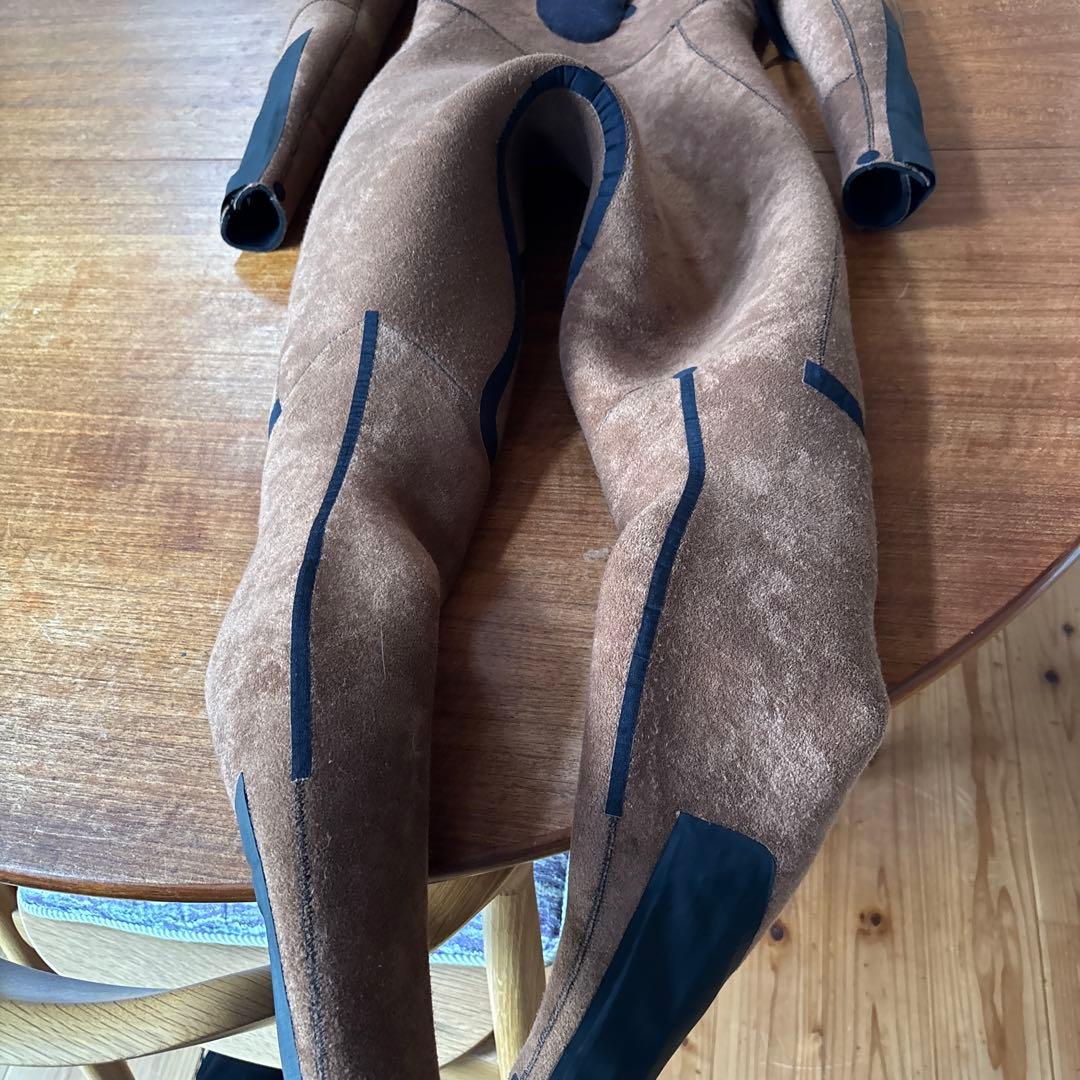 オーダーほぼ新品　セミドライスーツ ブラック・ホワイト