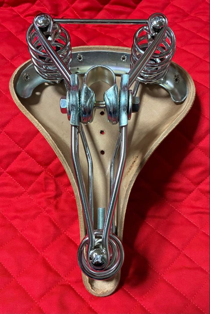 Lepper社　レッパー社　本革サドル　自転車パーツ　オランダ　未使用品