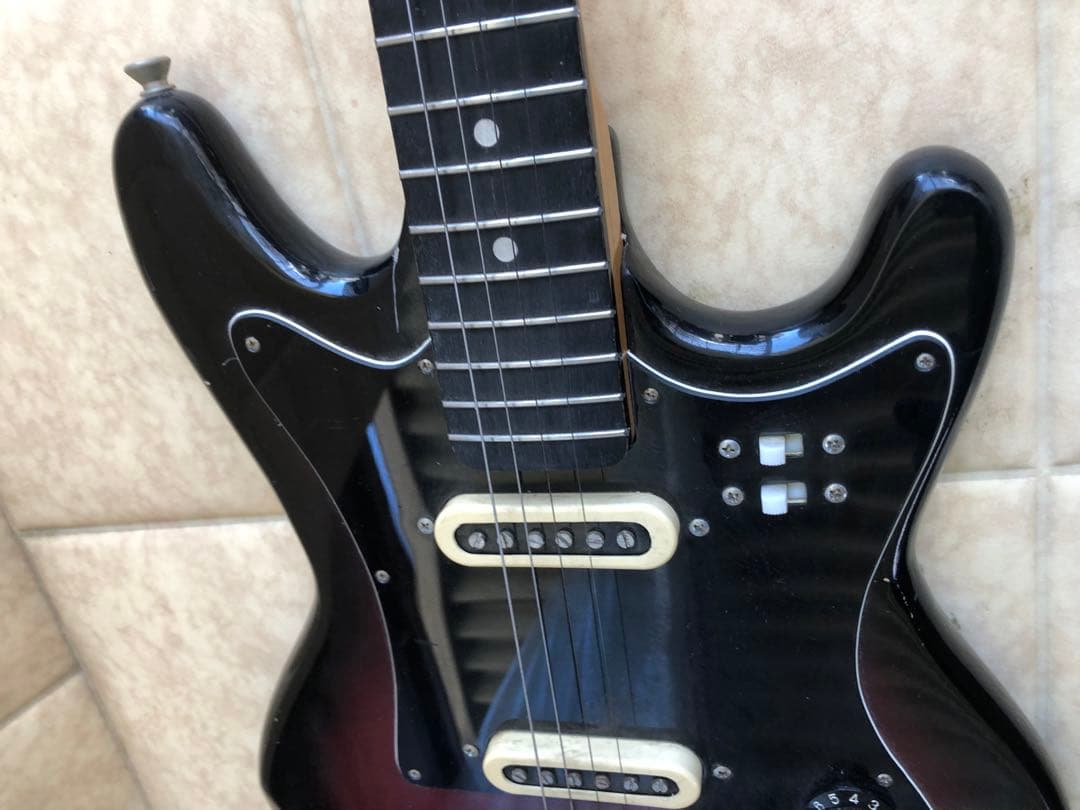 エレキギター　(メーカー不明)(G70)