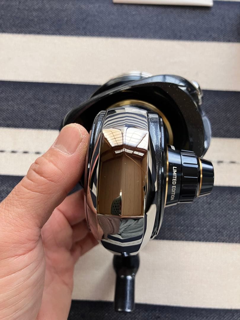 極美品！SLP WORKS 20ソルティガ　20000 PE12号300m付