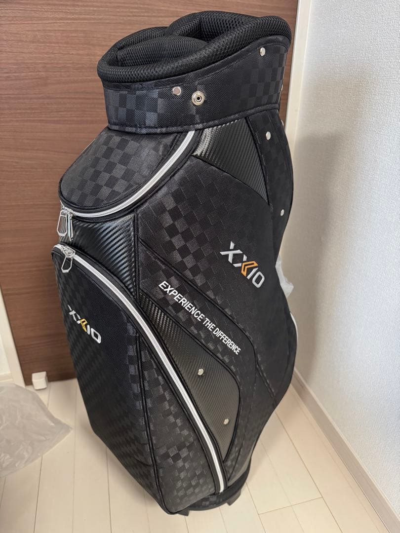 XXIO チェック柄ゴルフバッグ ブラック（未使用品）