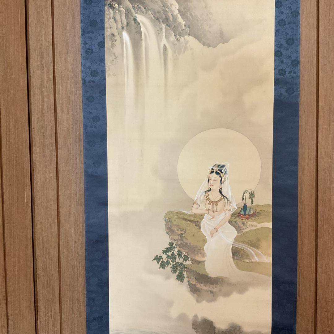 華 泉 筆 絹本彩色画 【 滝 観 世 音 図 】 共箱在