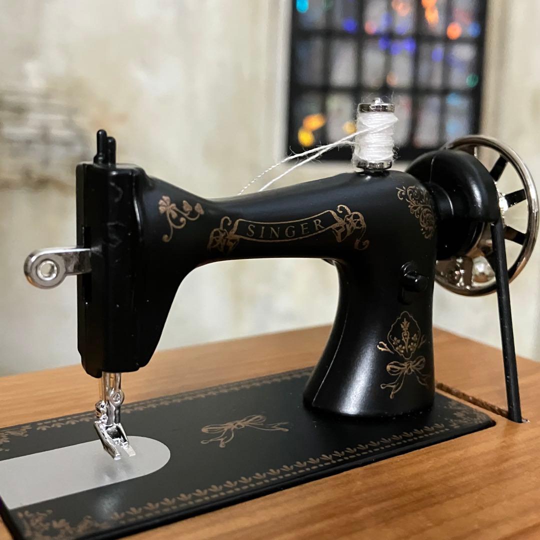 ミニチュア　ドール家具　ミシン　ドールハウス　1/6サイズ　ブライス