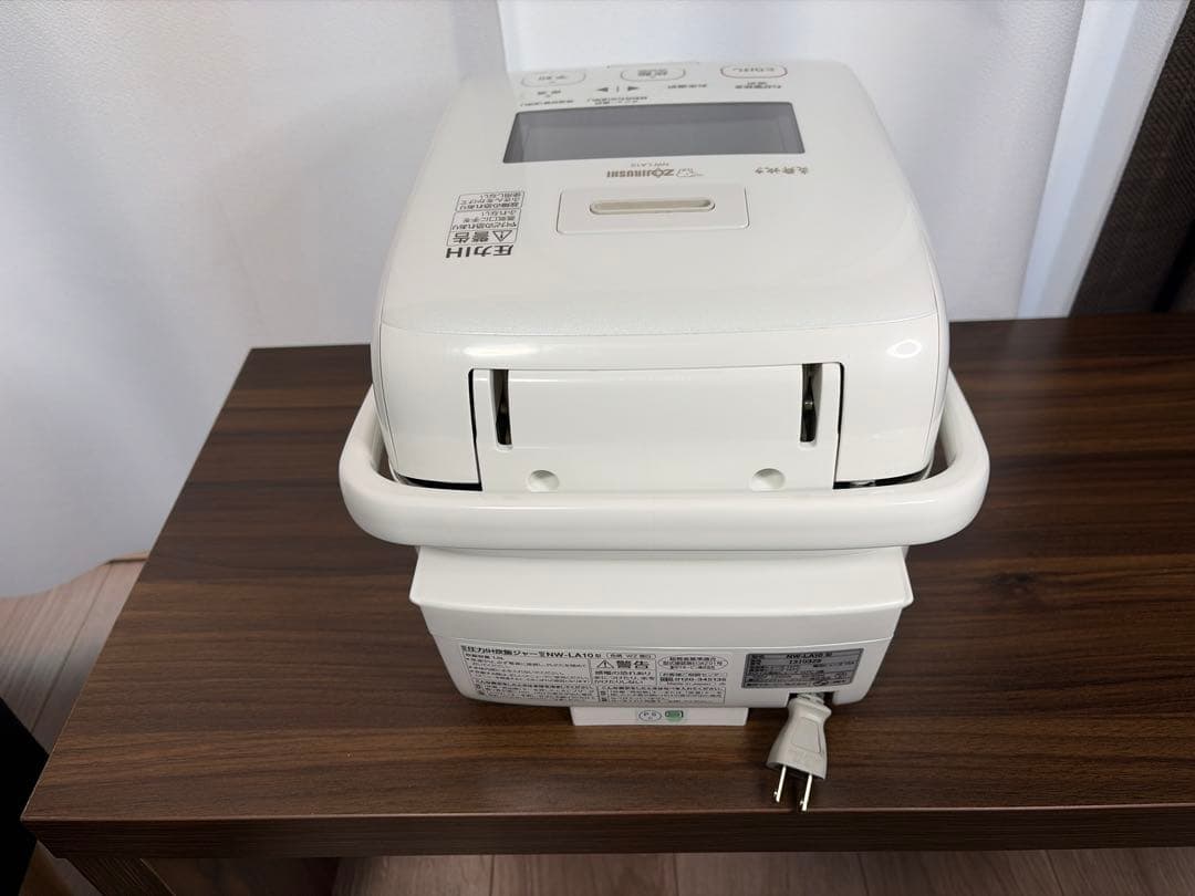 【美品】象印 炎舞炊き NW-LA10 5.5合 雪白