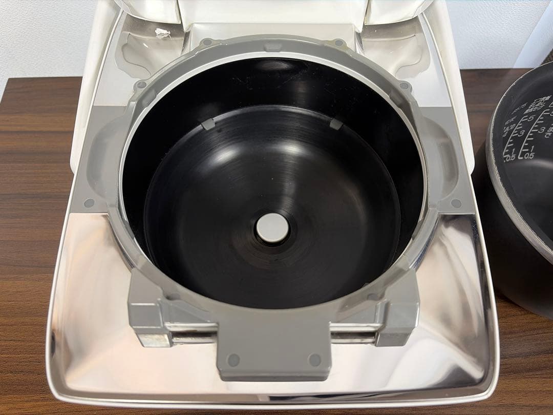 【美品】象印 炎舞炊き NW-LA10 5.5合 雪白