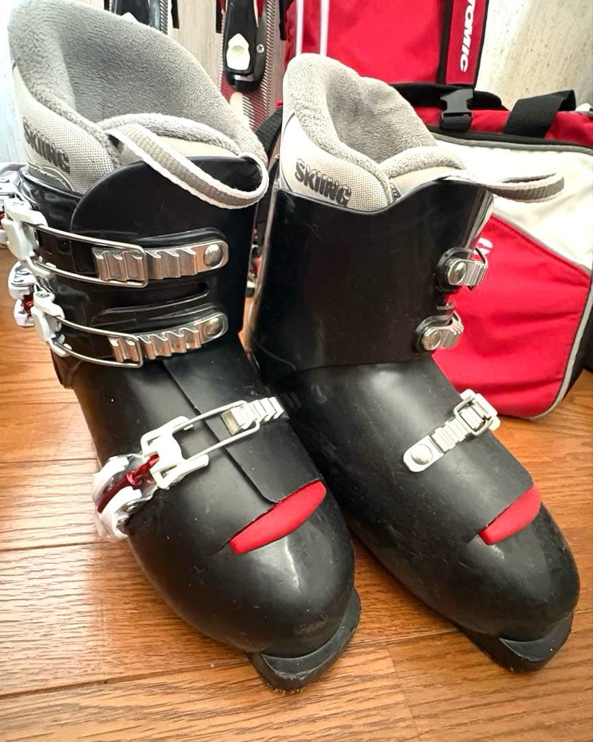 モケのページです‼️ATOMIC 130 ジュニアスキーchackymade