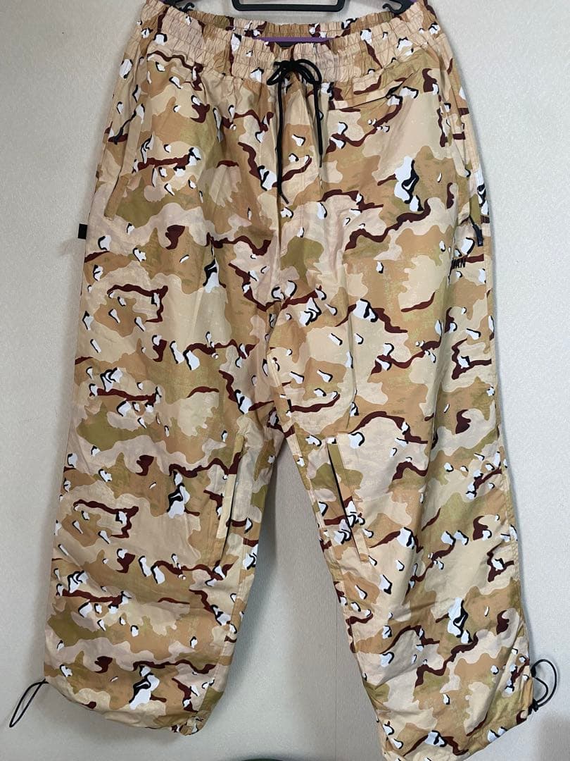 BSrabbit ビエスラビット　スーパーワイドパンツ　デザートカモ柄