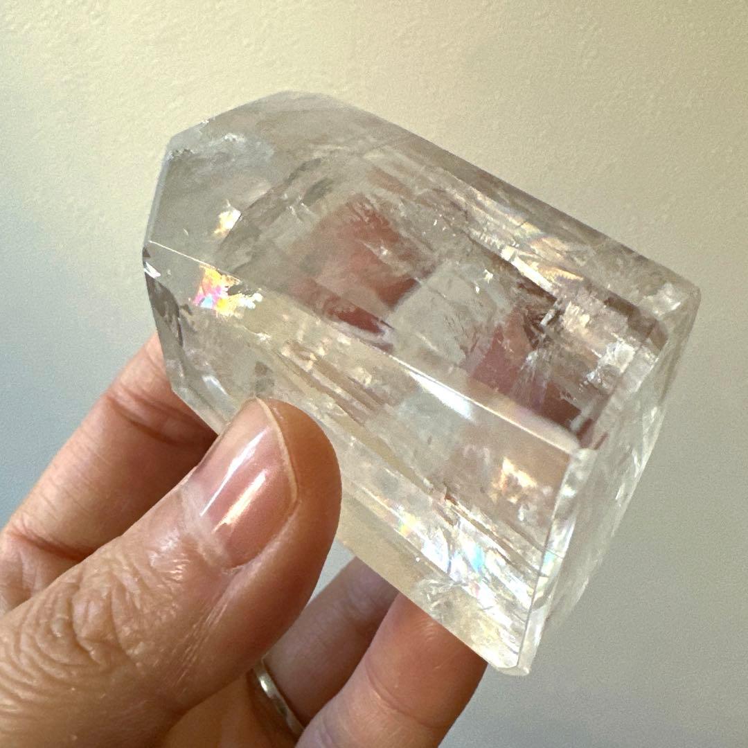 カルサイト　高品質　虹　プリズムレインボー　125.8g フリーフォーム