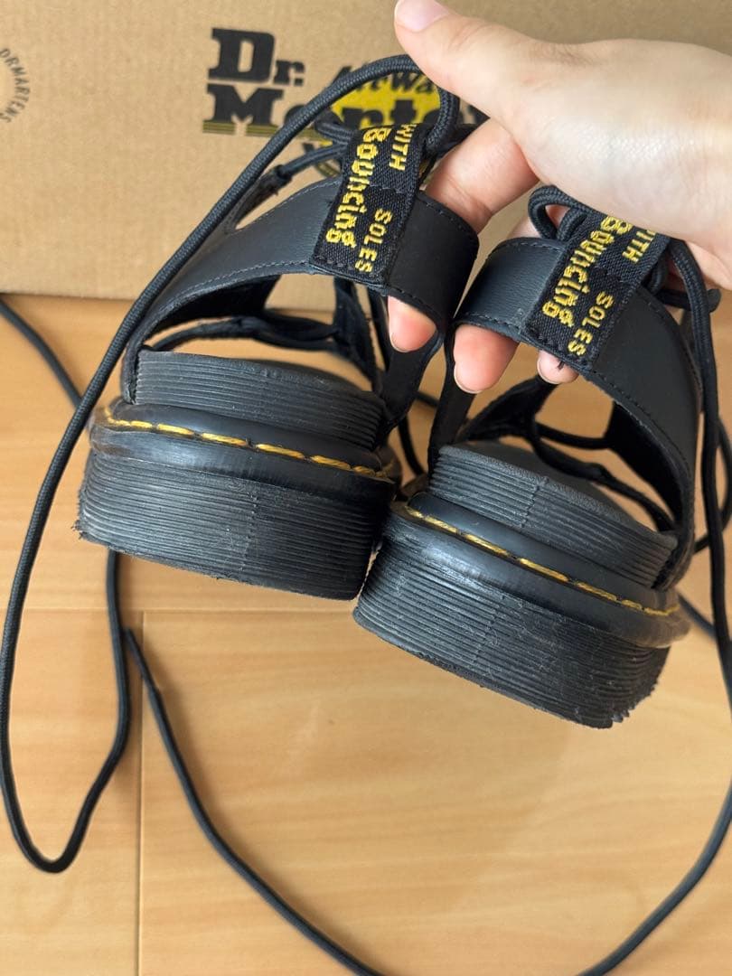 【美品】dr.martensドクターマーチン Nartilla サンダル 220