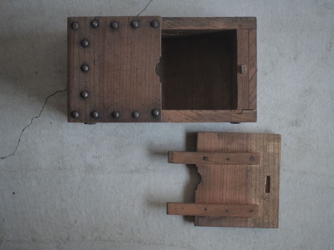 千両箱　賽銭箱　木箱　収納　箱　骨董　古家具　古道具　アンティーク　江戸　明治