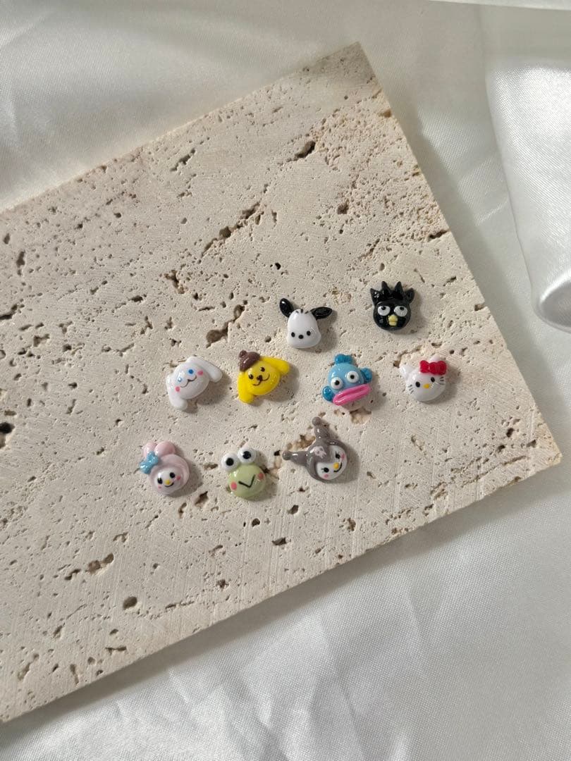 ネイルパーツ　サンリオ