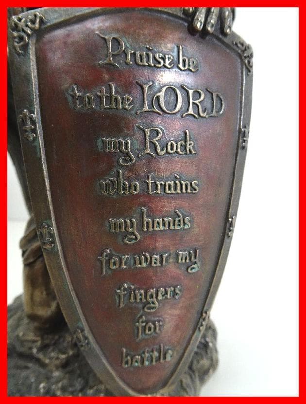 主を賛美する盾を持ち、跪く大天使ミカエル　レジン製モデル　中古　Mイ-365