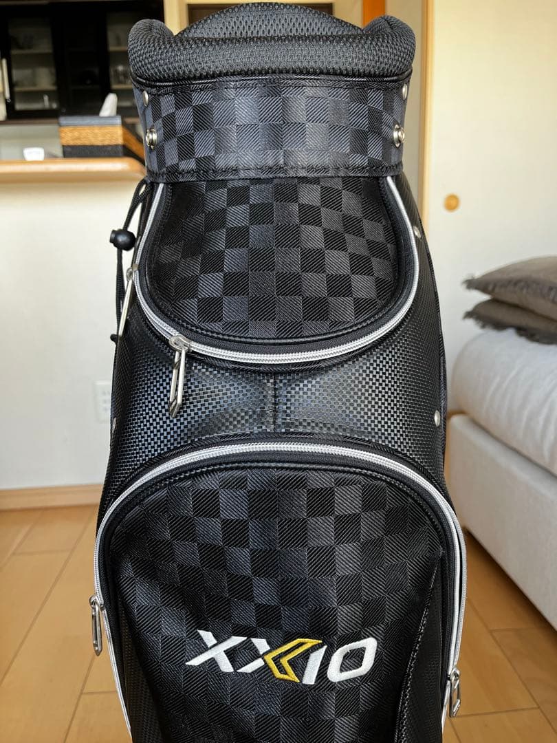専用　極美品XXIOゼクシオ 軽量キャディバッグ　ブラックチェック　ペットボトル