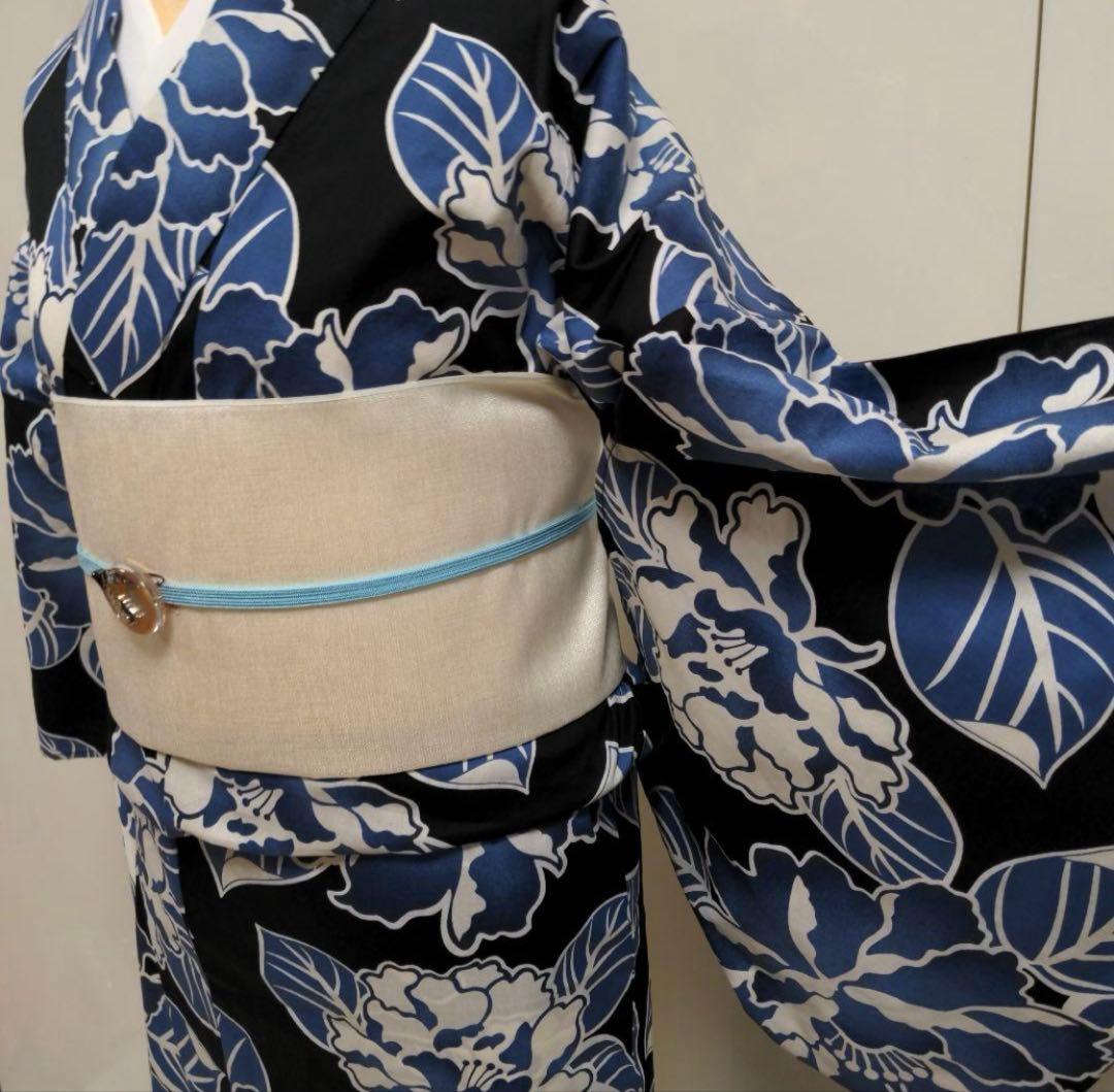 浴衣　ゆかた　ユカタ　サイズM クロ✖️ネイビー　花柄　浴衣単品