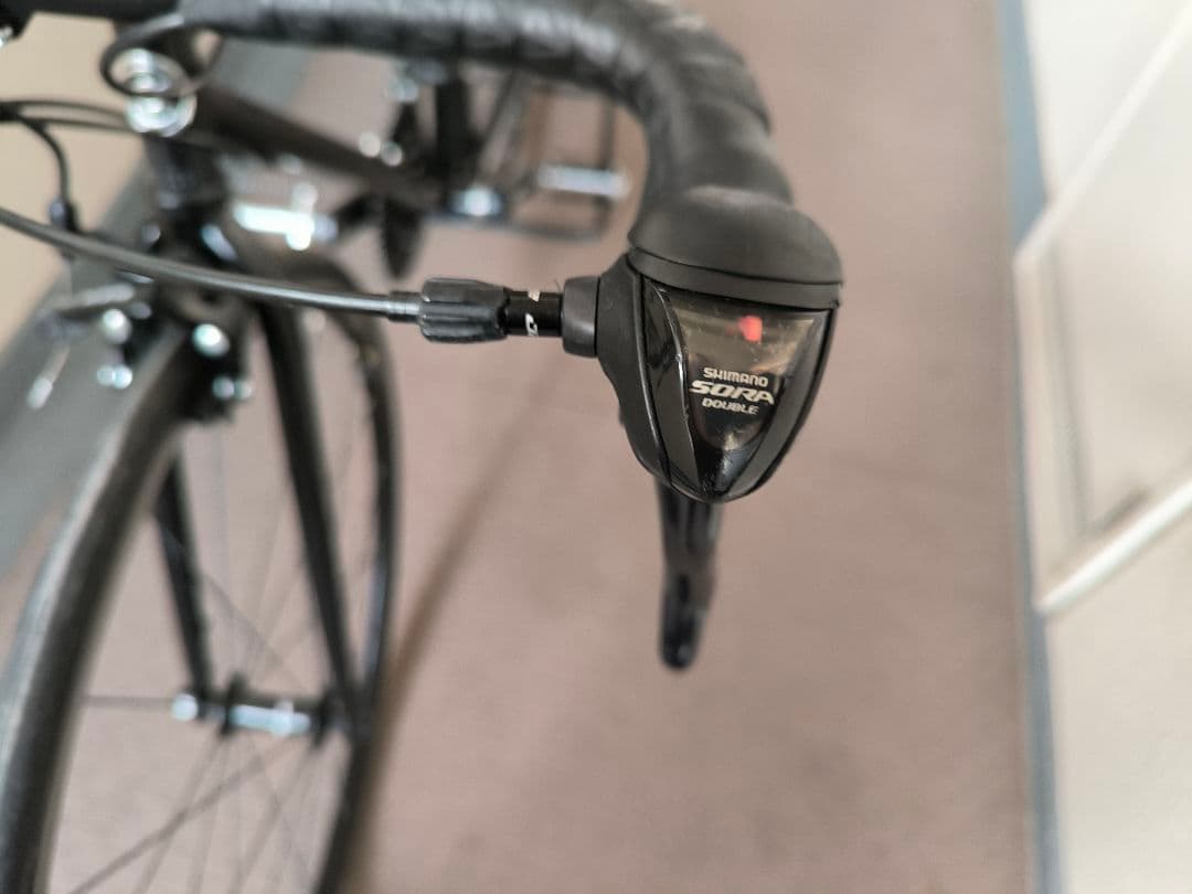 アートサイクルスタジオ　ロードバイク　タイヤ、ブレーキ　ハンドル等新品