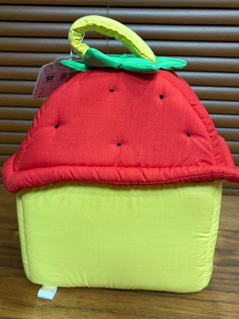 希少☆1997年☆新品　タグ付 いちごハウス　ハローキティ　ぬいぐるみ