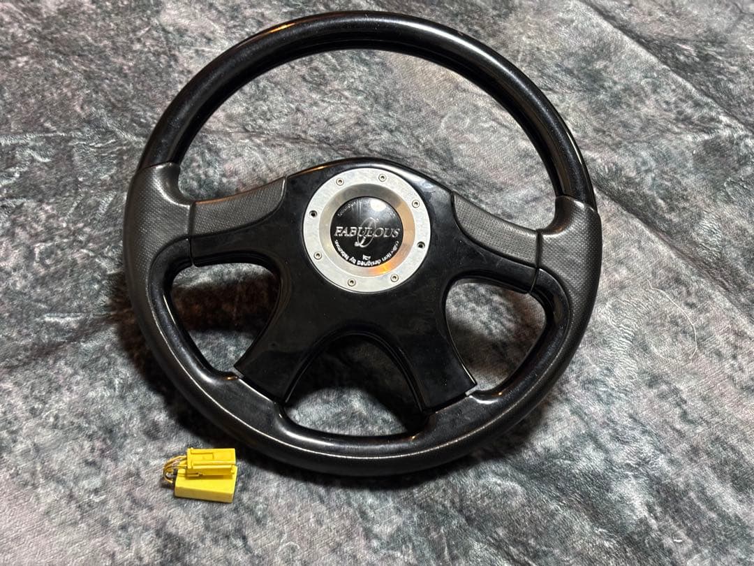 FABULOUS スポーツステアリングホイール
