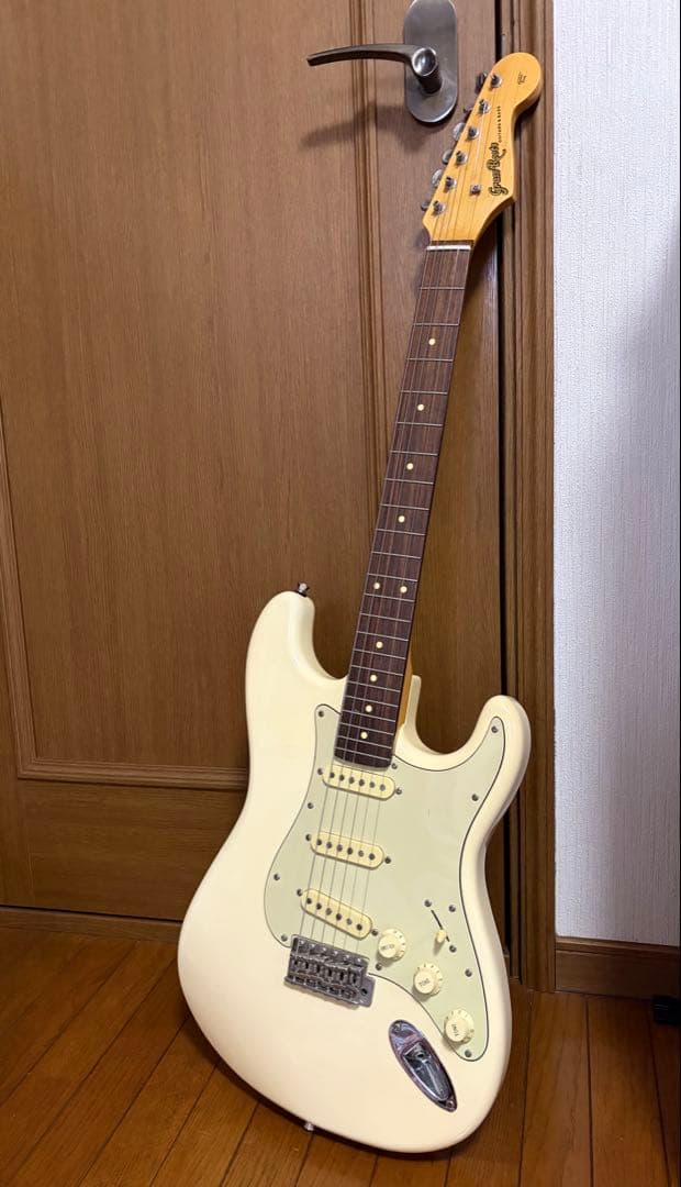 Grass Roots グラスルーツ 白 アイボリー ストラトキャスター ギター