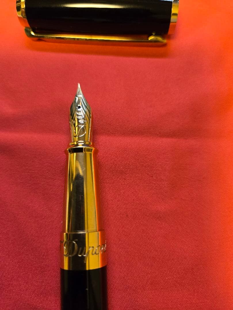 S.T. Dupont 万年筆 　ラインD　ブラックラッカー