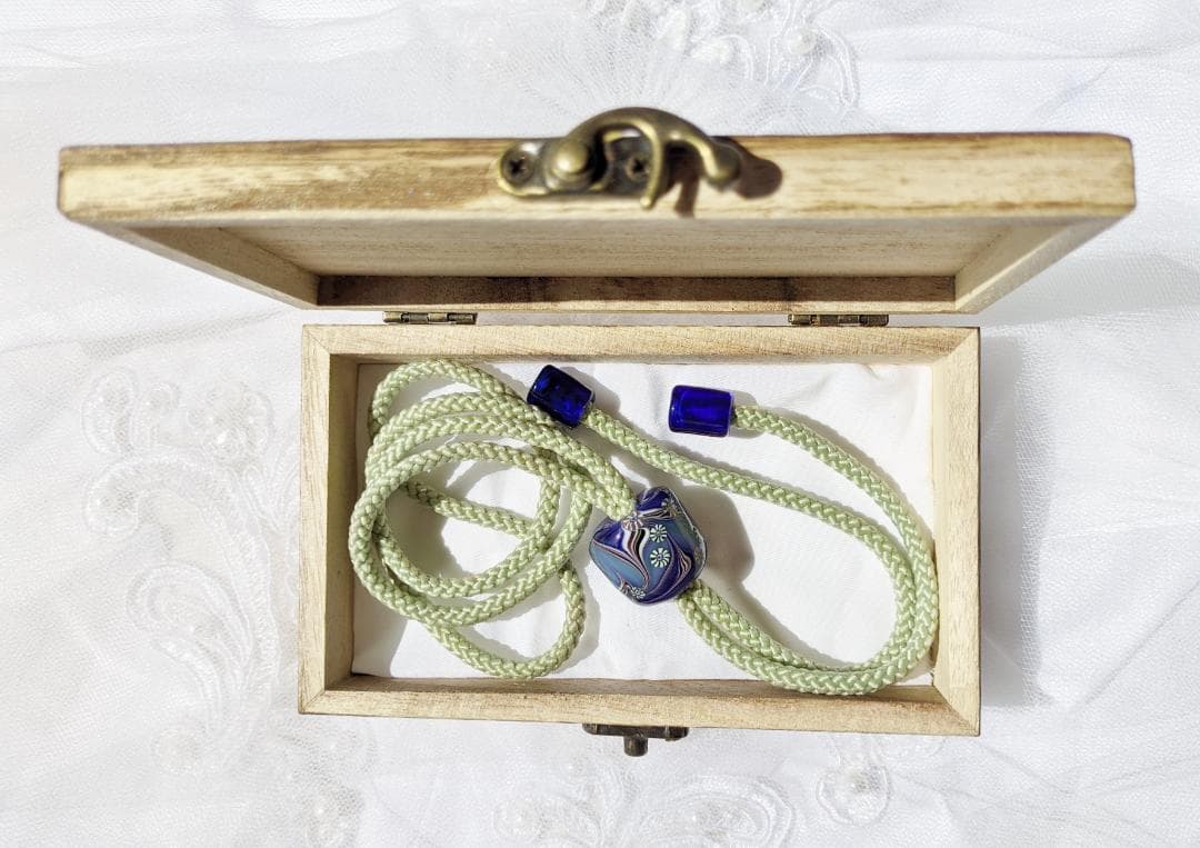 吉田正子トンボ玉（貳拾）　「江戸組み紐」ネックレス　ガラス玉に込めた日本画