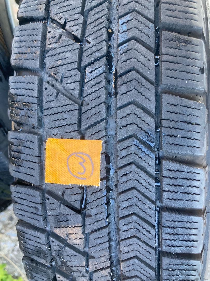 18年製 145/80R13 ブリヂストン ブリザック VRXスタッドレスタイヤ