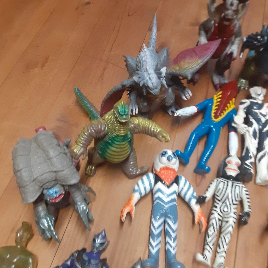 ウルトラマンフィギュアと怪獣フィギュアセット