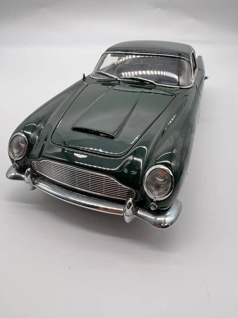 No486ジャンクミニカー1/18箱なしAston Martin DB5