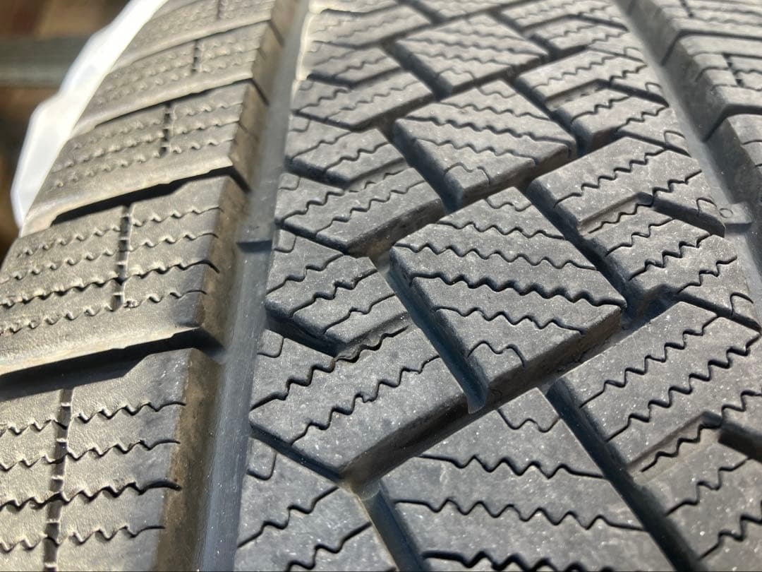 40系アルファード スタッドレスタイヤ ホイールセット 225/65R17