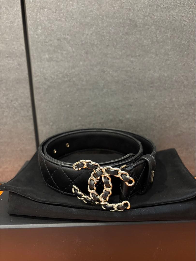 CHANEL チェーンロゴ　マトラッセレザー　ベルト70㎝★美品★
