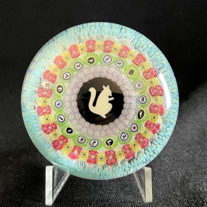 希少 1972 オールド バカラ クリスタル ペーパーウェイト（リスと千の花）