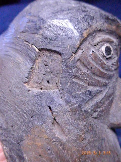 大変古い猿の木製面です。伎楽などの催事用の面。民芸です