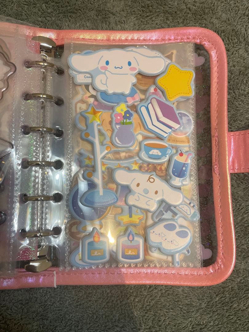【コギャルキティシール帳　バインダー付き】サンリオ　ズートピア　シール帳ランダム
