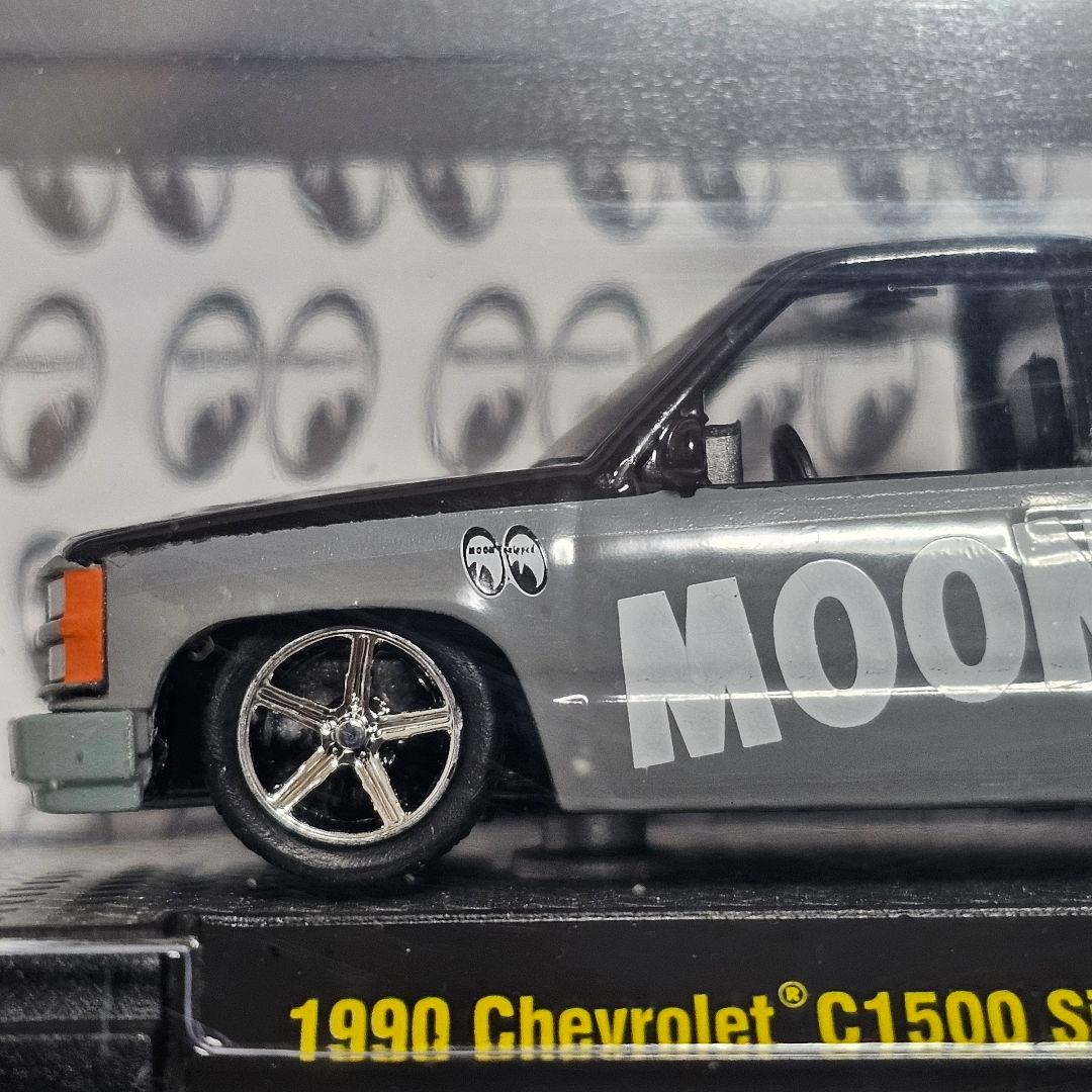 M2マシーン　ムーンアイズ　シボレー　C1500 　1/64　新品未開封