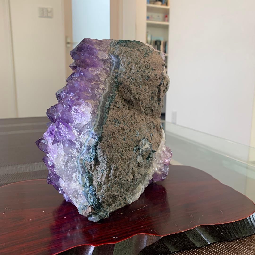 別名：シェブロンアメジスト、スピリットクォーツ本物の石。