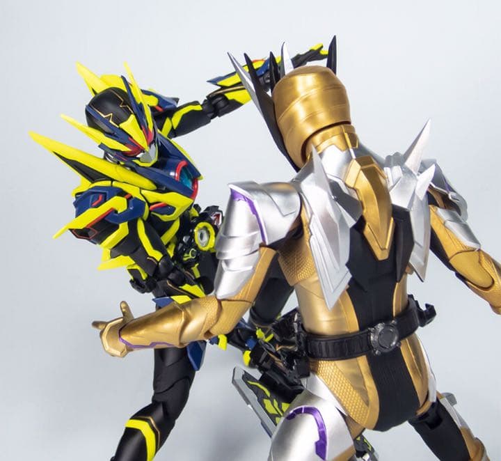 フィギュアーツ 仮面ライダーゼロワン シャイニングアサルトホッパー＆サウザー