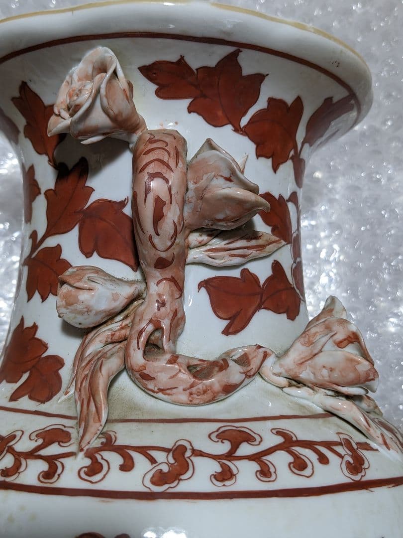 ♦中国陶磁器 紅釉花卉文様 貼花 蕾花双耳瓶 花瓶 民国時代 華東堂製 骨董品