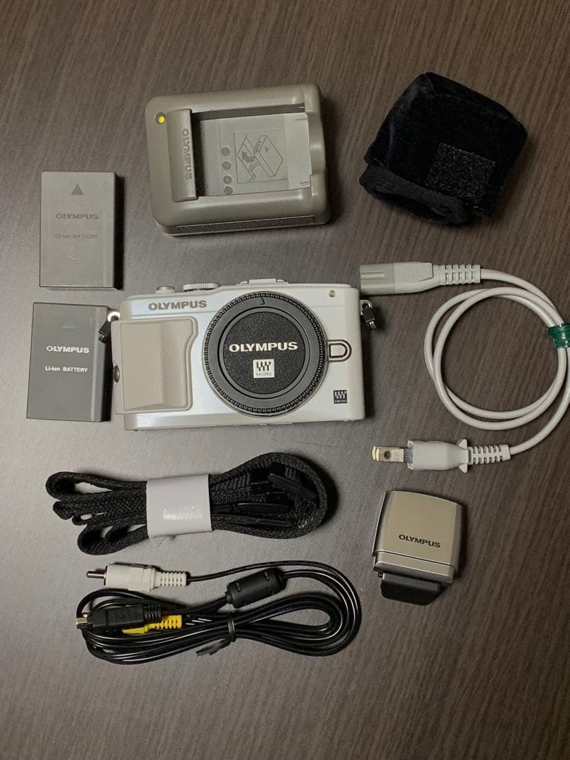 【極美品】OLYMPUS PEN Lite E-PL6 ホワイト 付属品多数