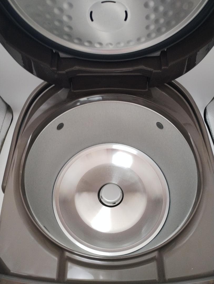 訳アリ 象印 海外向け炊飯器　極め炊き　5合/220-230V NS-YMH10