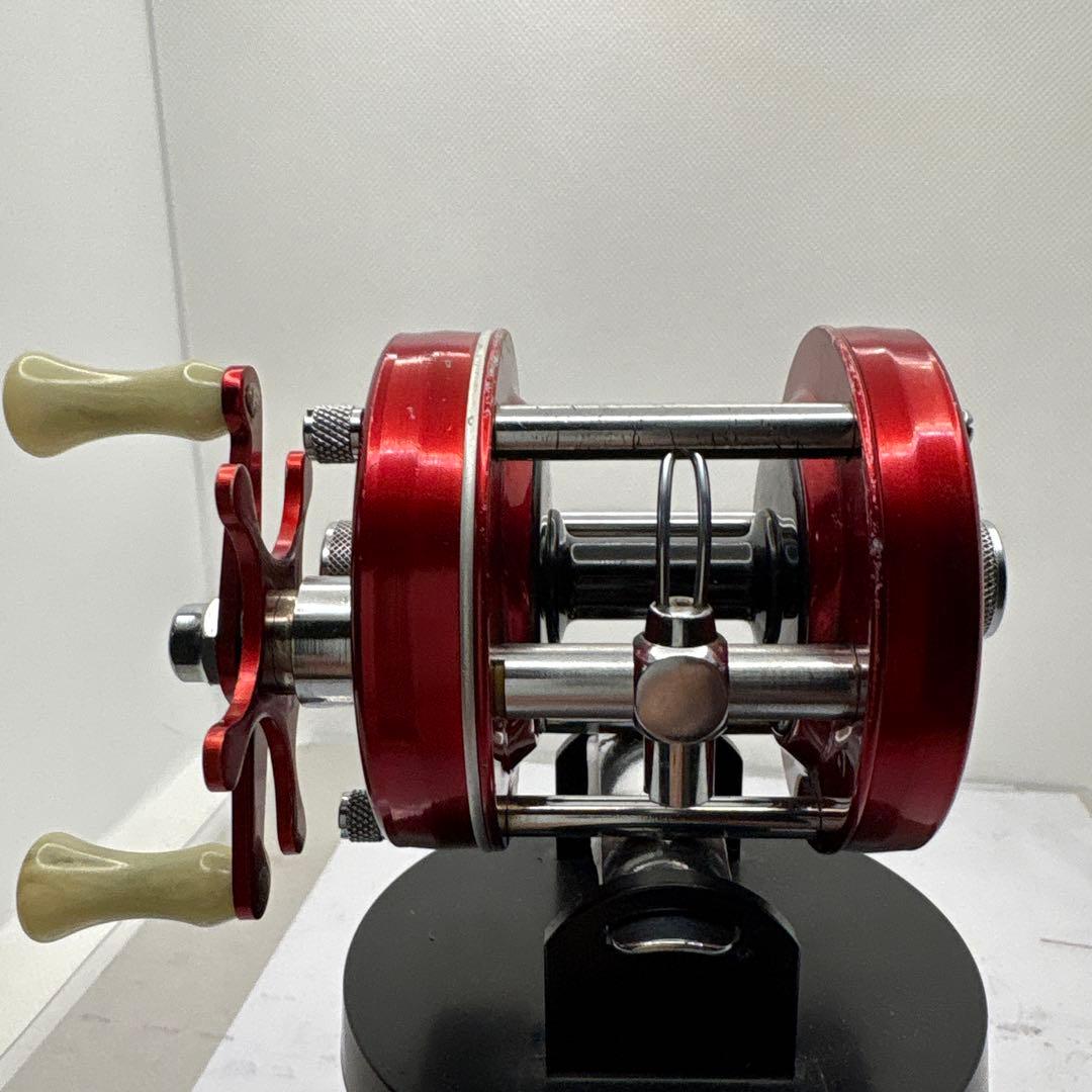 ABU Ambassadeur 5000A レッド