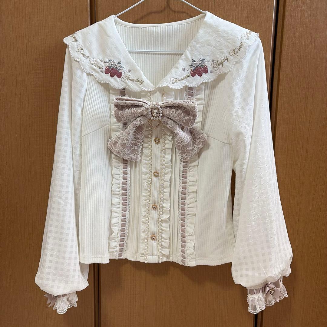 LIZLISA リズリサ ストロベリー刺繍 セーラーブラウス