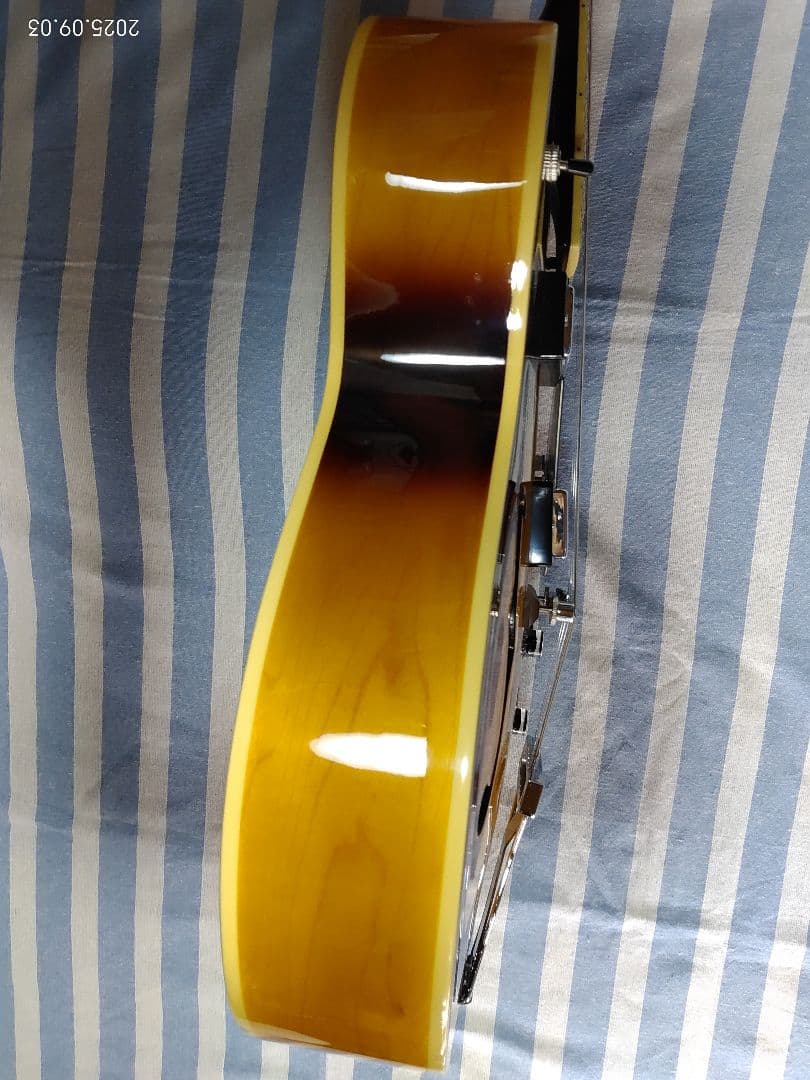 Epiphoneの製産終了、使用感少フルアコES-175VSハードケース付き美品