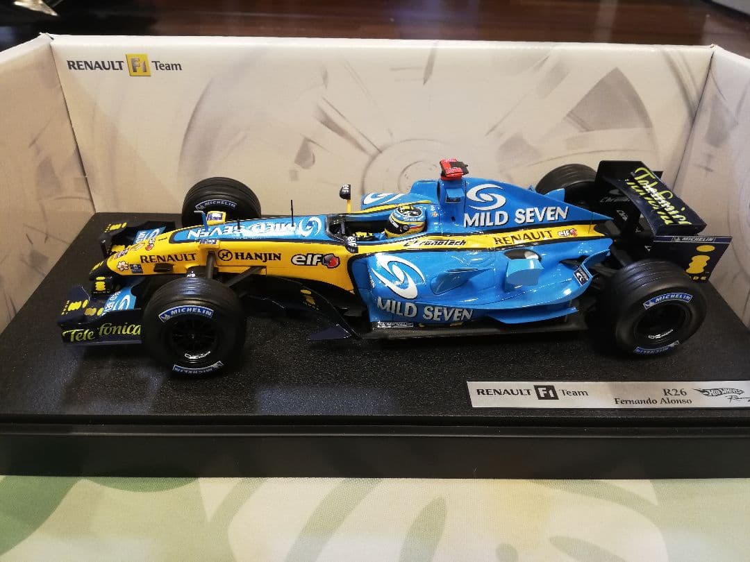 ホットウィール 1/18 ルノー R26 アロンソ 2006 チャンピオン