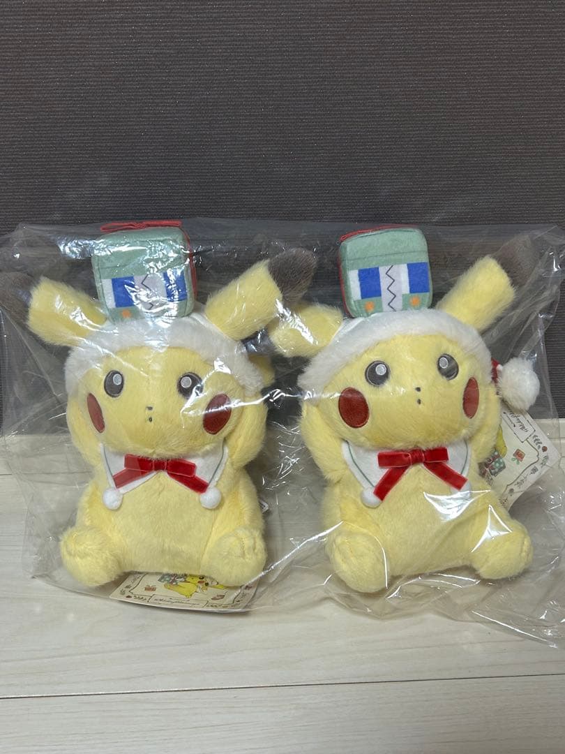 新品 ぬいぐるみ ポケモン Holiday クリスマス ピカチュウ ポケセン2個