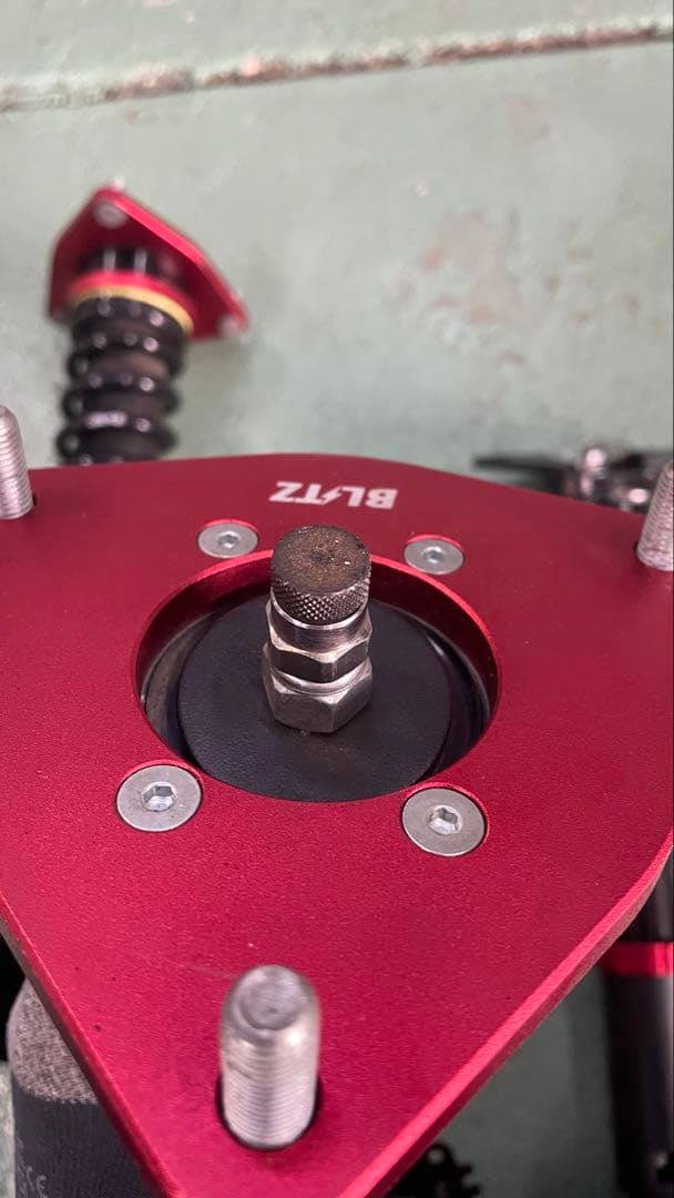 RAV4 AXAH54 フルタップ式　車高調　ブリッツ　ZZ-R ローダウン