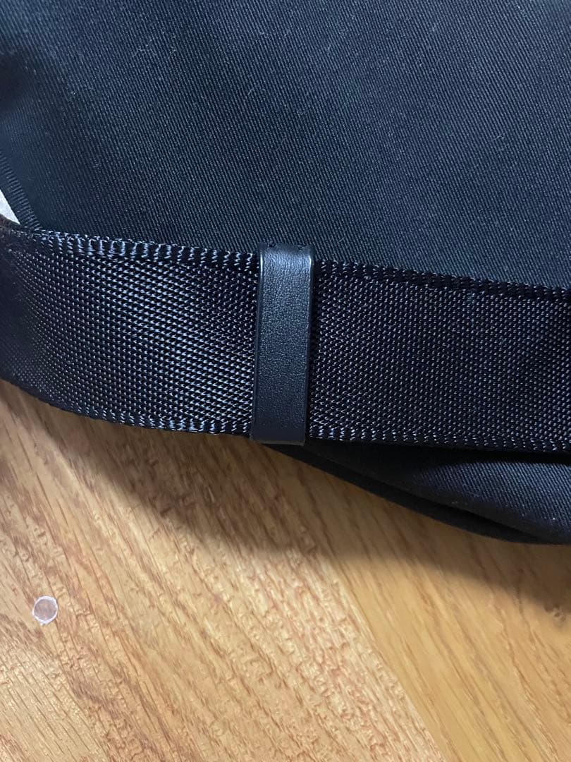 アニエスベー ボディーバッグ。