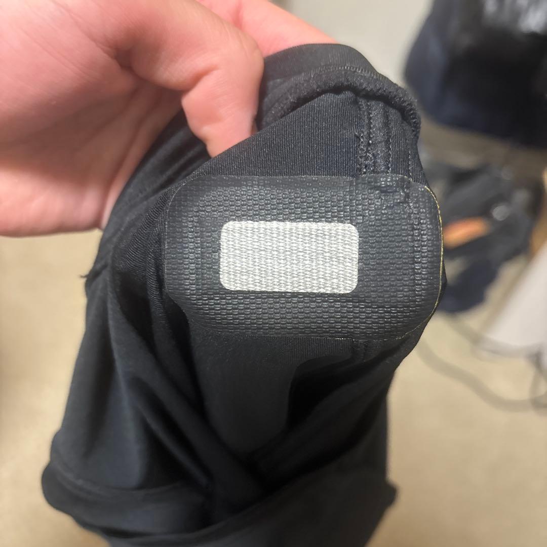 Knows ノースリーブ ブラック タンクトップ