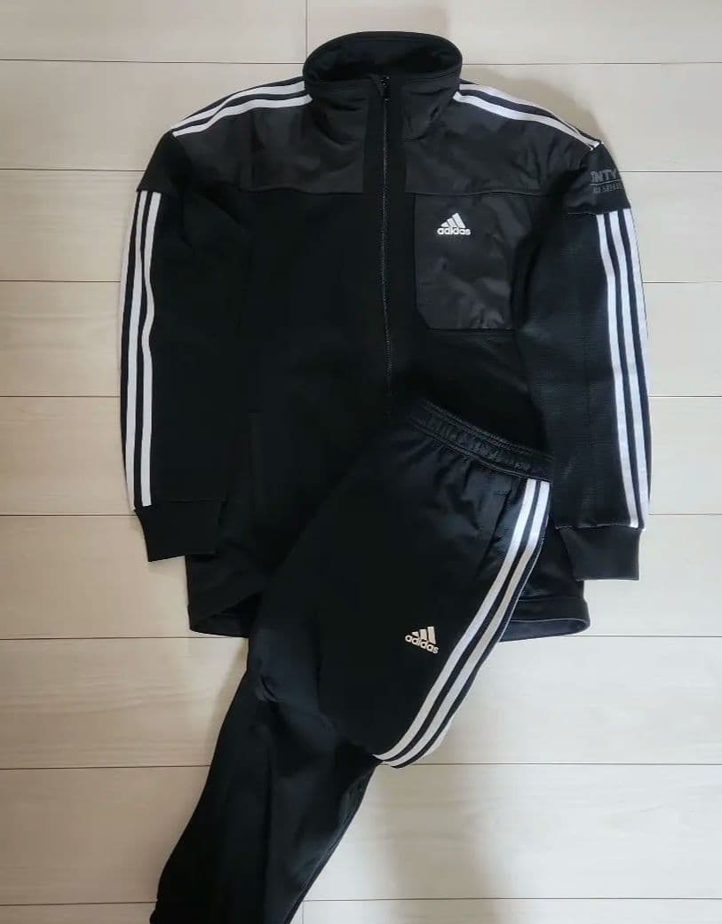 adidasジャージ上下