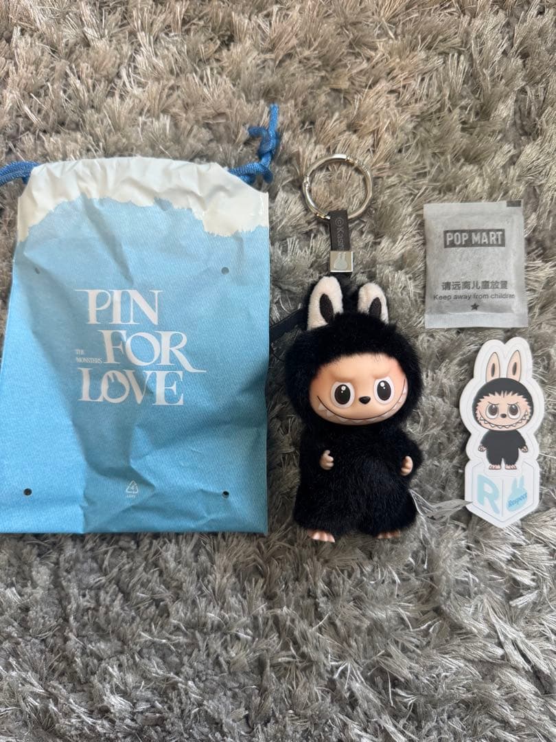 正規品　ラブブ PIN FOR LOVE【R】Labubuぬいぐるみ ペンダント