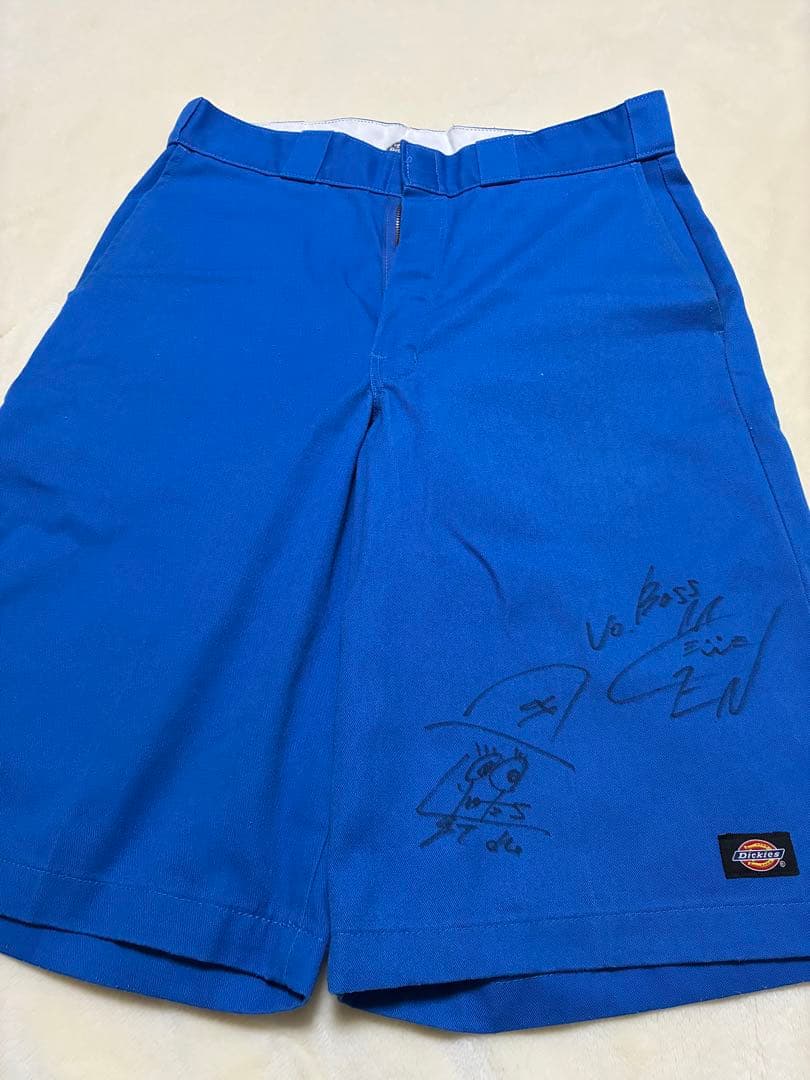 フォーリミ　サイン入り　青ショートパンツ